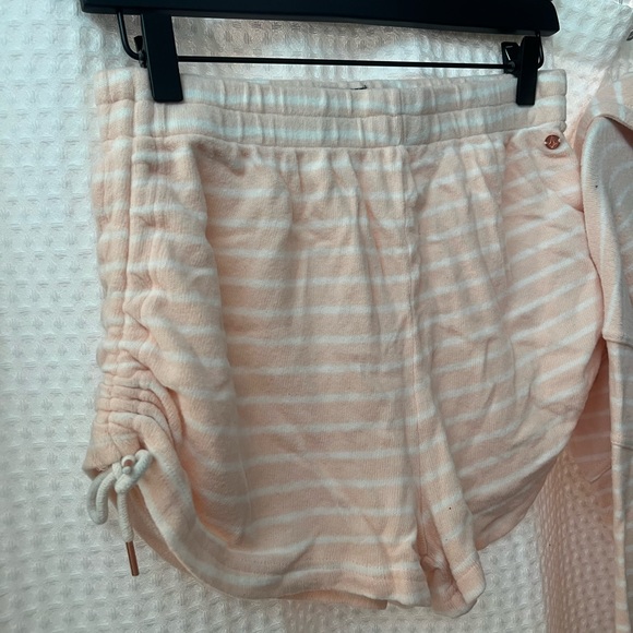 Volcom shorts and hoodie matching set. Pink and white stripe - Picture 5 of 9